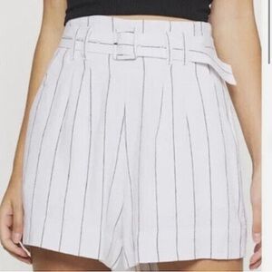 Abercrombie & Fitch - Linen Blend White/Black Pinstripe High Rise Short -medium